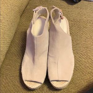 Suede tan Kenneth Cole wedges